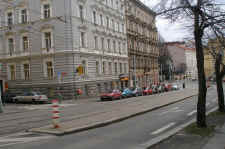 Turn to the left into the street Na Hr�dku