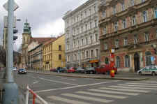 Turn to the right before the yellow house into the street Na Hr�dku